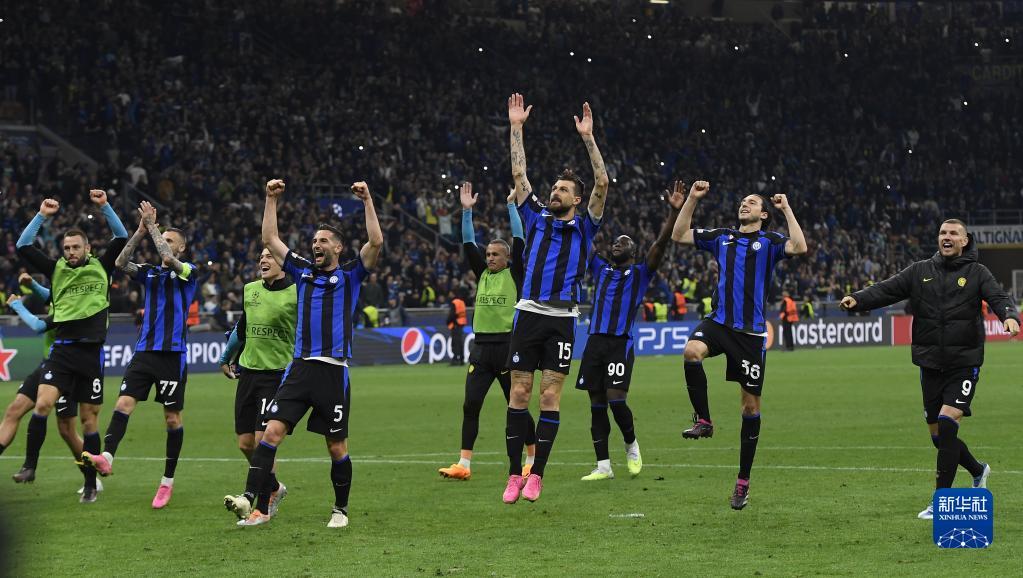 鲁尔：多特尚未联系昆滕-廷贝尔，球员在规划下一步生涯（鲁尔：多特仍未与昆滕-廷贝尔接洽，球员正谋划下一步发展）