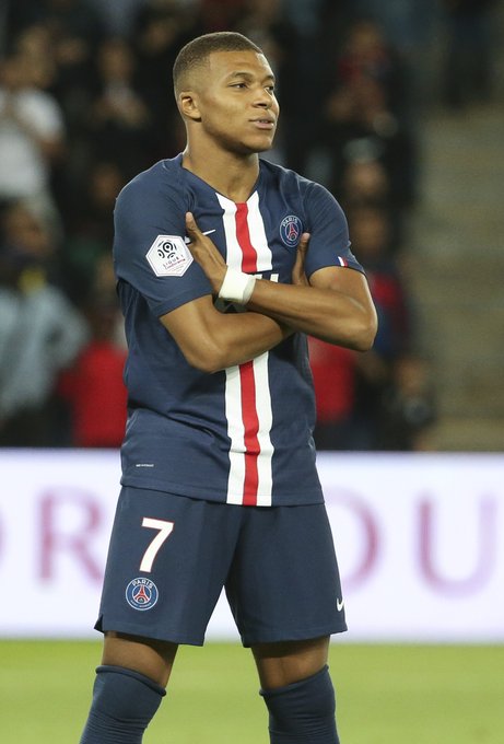 可圈可点！弗拉格13分7篮板11助攻，生涯助攻首次上双（表现亮眼！弗拉格13分7篮板11助攻，职业生涯首次送出两位数助攻）