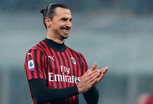 斯卢茨基：遗憾没能将机会转化为进球，对比赛的质量感到满意（斯卢茨基：憾失良机未能破门，仍对比赛质量满意）