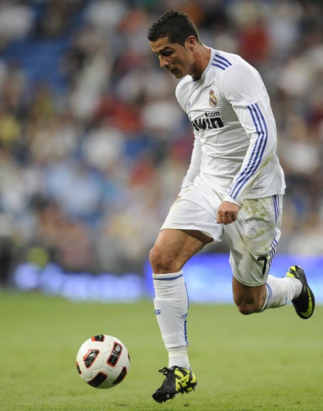 东詹缺阵里夫斯36分难救主，布朗复出30+8+8，凯尔特人大胜湖人（詹姆斯缺阵，里夫斯轰36分仍无力回天；布朗复出砍30+8+8，凯尔特人轻取湖人）