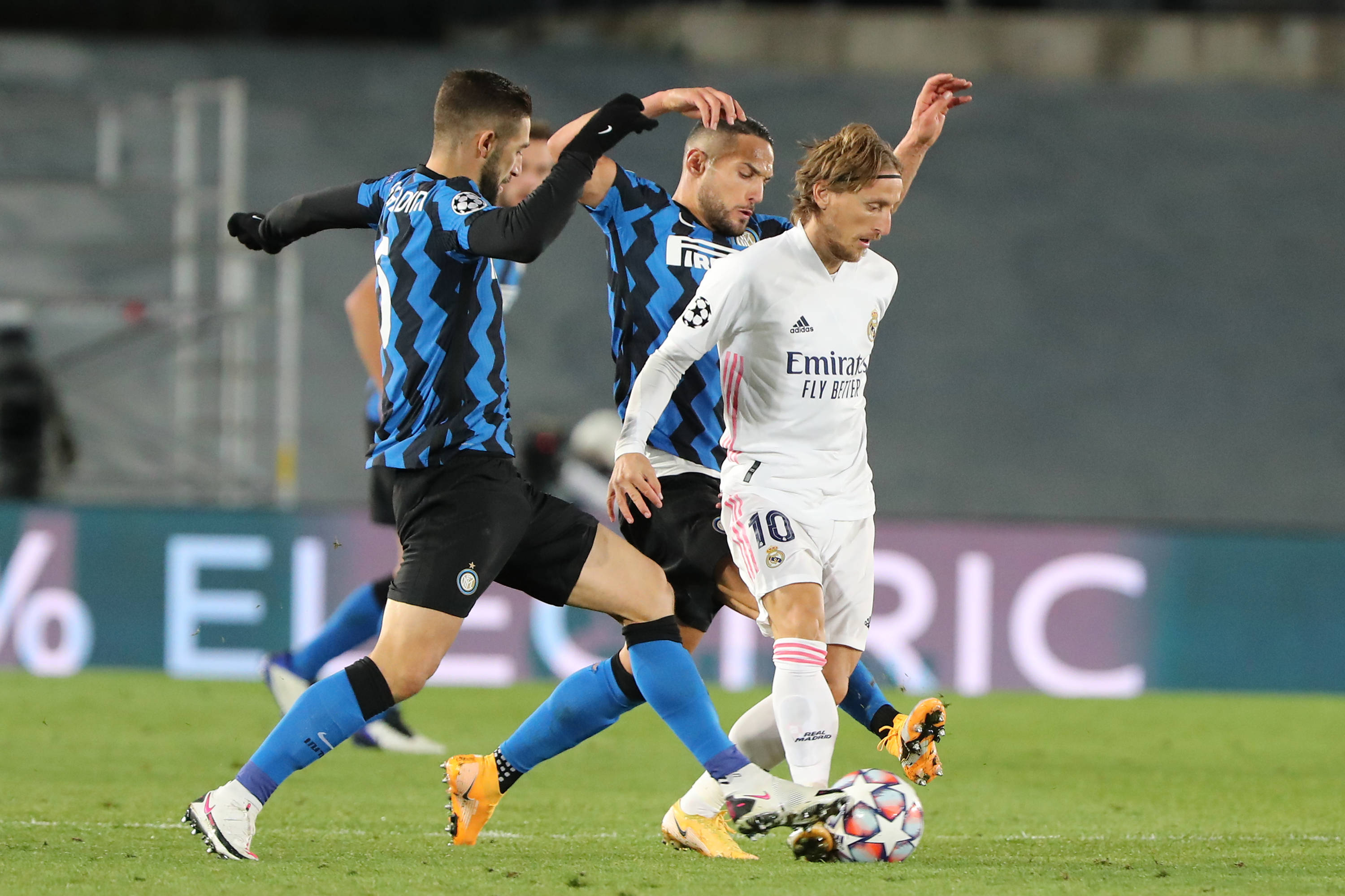 门将再度当选全场最佳（门将再次荣膺全场最佳）