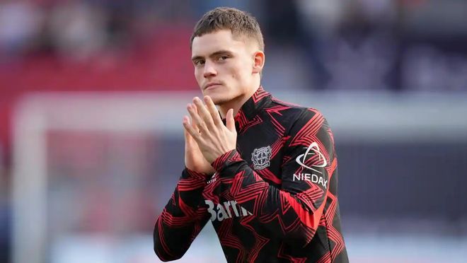 萨索洛前锋皮纳蒙蒂比赛时家中失窃，事发时孩子和保姆在家里（萨索洛射手皮纳蒙蒂比赛期间家中被盗，案发时孩子与保姆在屋内）