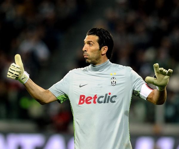 半岛晨报：中足联不作为，中超倒数第二轮不同时开球影响公平（半岛晨报：中足联不作为致中超倒数第二轮未同期开球，公平性受损）