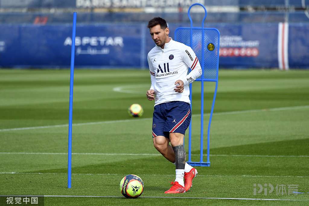 聚焦残特奥会：运动员在比赛 教练同样在“紧张” 还准备了专属道具“紫气东来”（残特奥会现场：运动员鏖战，教练同频“紧张”，“紫气东来”专属道具亮相）